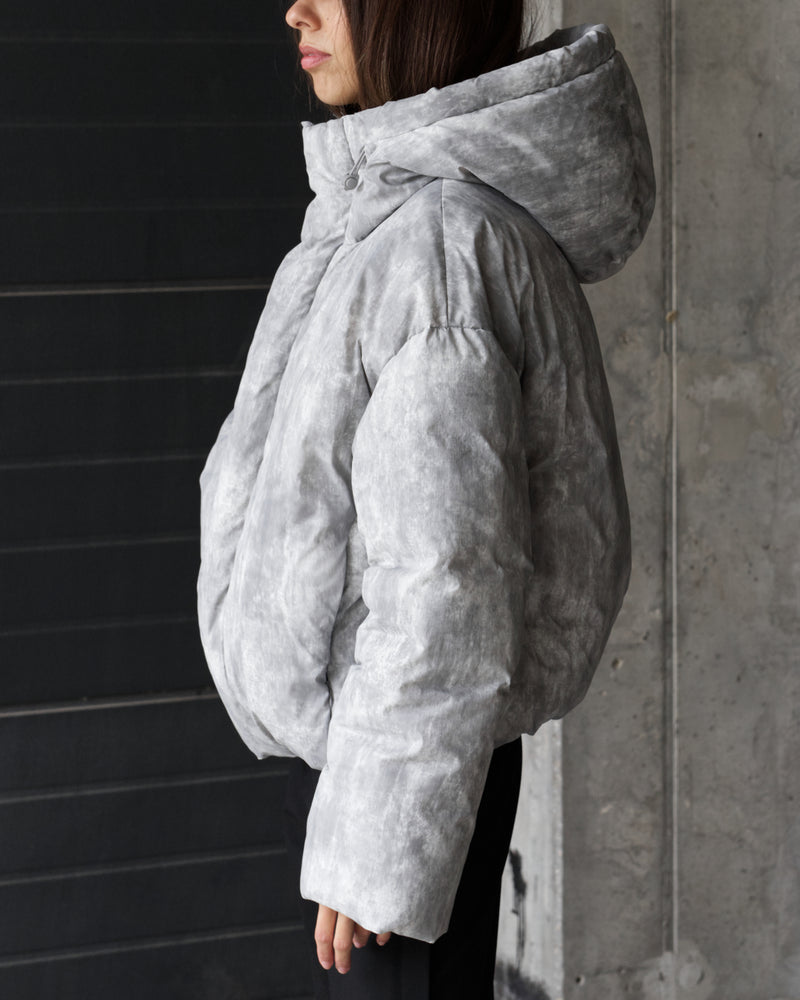 HOODED PUFFER JACKET IN WASHED GRAY