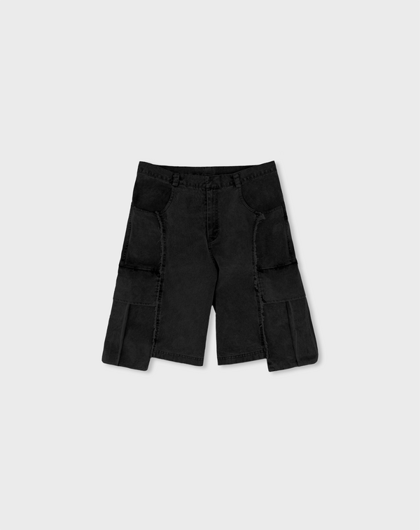 CARGO SHORTS IN OFF BLACK