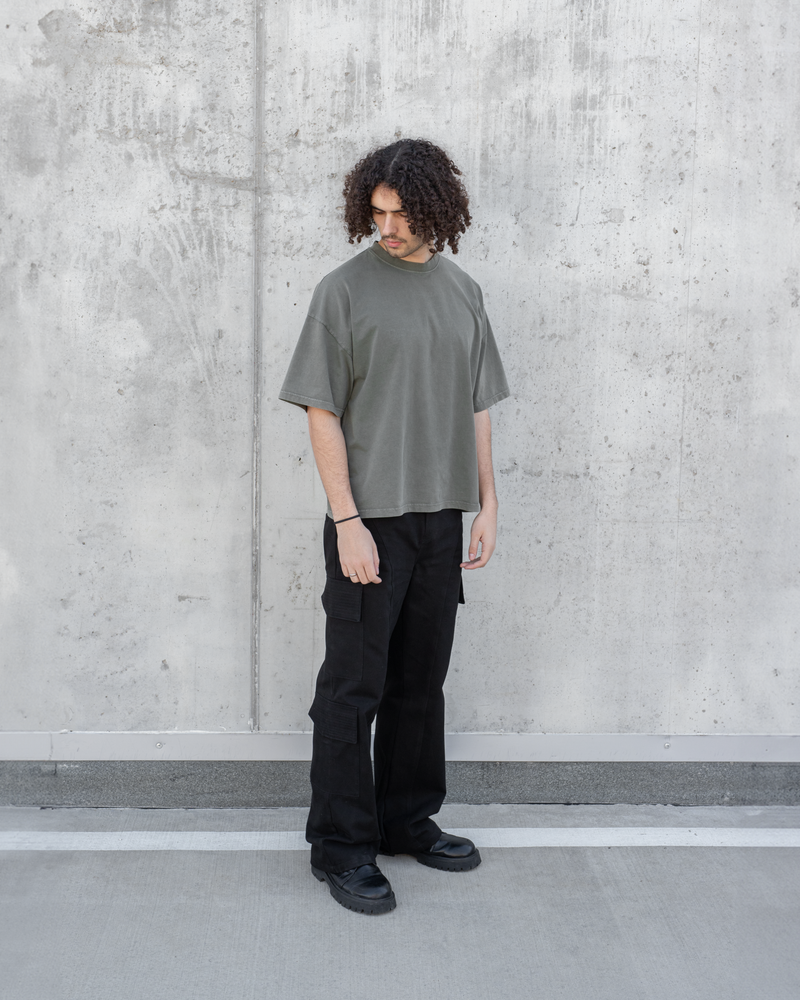 EMBROIDERED TEE IN VINTAGE OLIVE